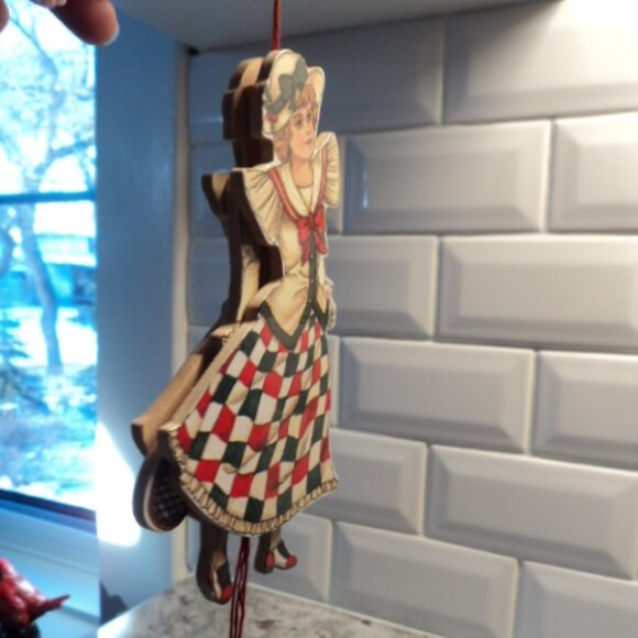 vintage Christmas wooden pull string ornament - Picture 4 of 4